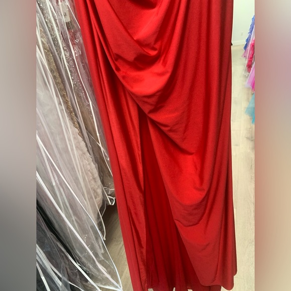 Red Beaded V-Neck Evening Gown NWOT - Picture 3 of 5